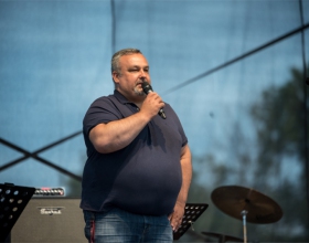 Cezary Paciorek z zespołem