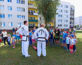 9004b945-b857-44cb-a8a3-70e5fdbe653a