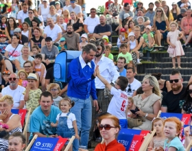 AFP_8887
